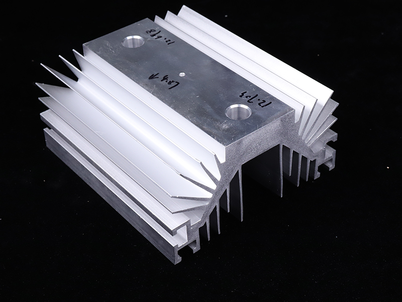 Aluminium-Extrusionskühlkörper |Extrudierte Kühlkörper - Kingka