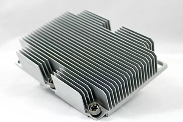 Benutzerdefiniertes Kühlkörperdesign: Wie lassen sich Herausforderungen in Bezug auf die Wärmedichte in Server- und industriellen Leistungsmodulen lösen?